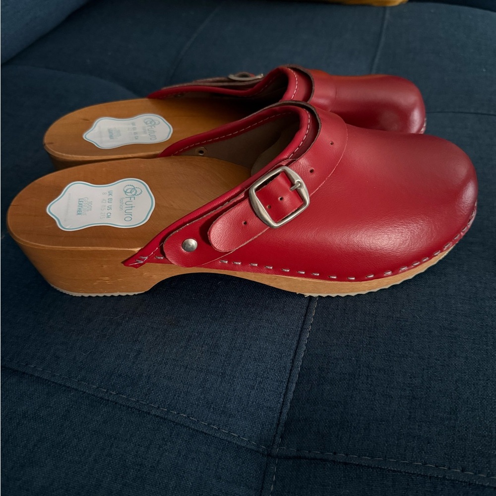 NWOT Futuro Fashion Red Leather Wooden Clogs